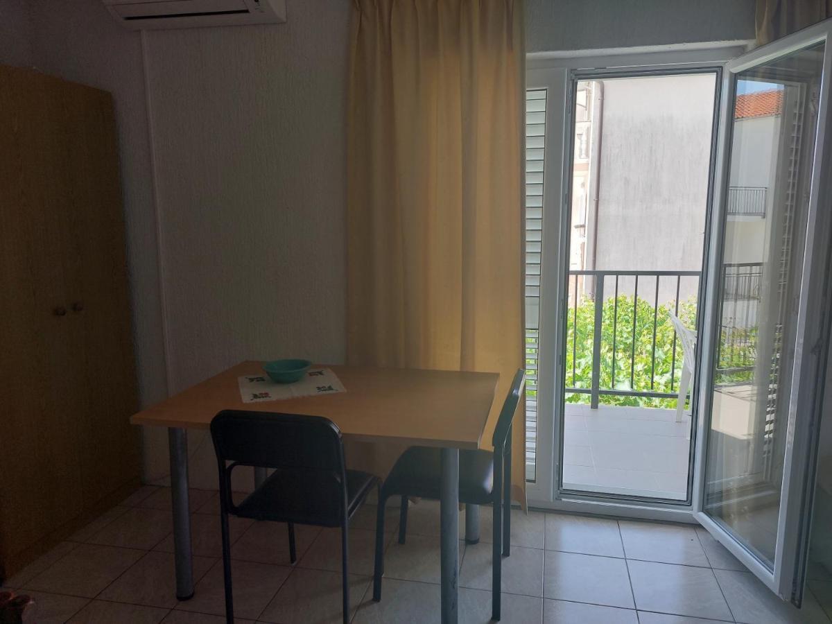 Apartmani Dzapo Srima Luaran gambar